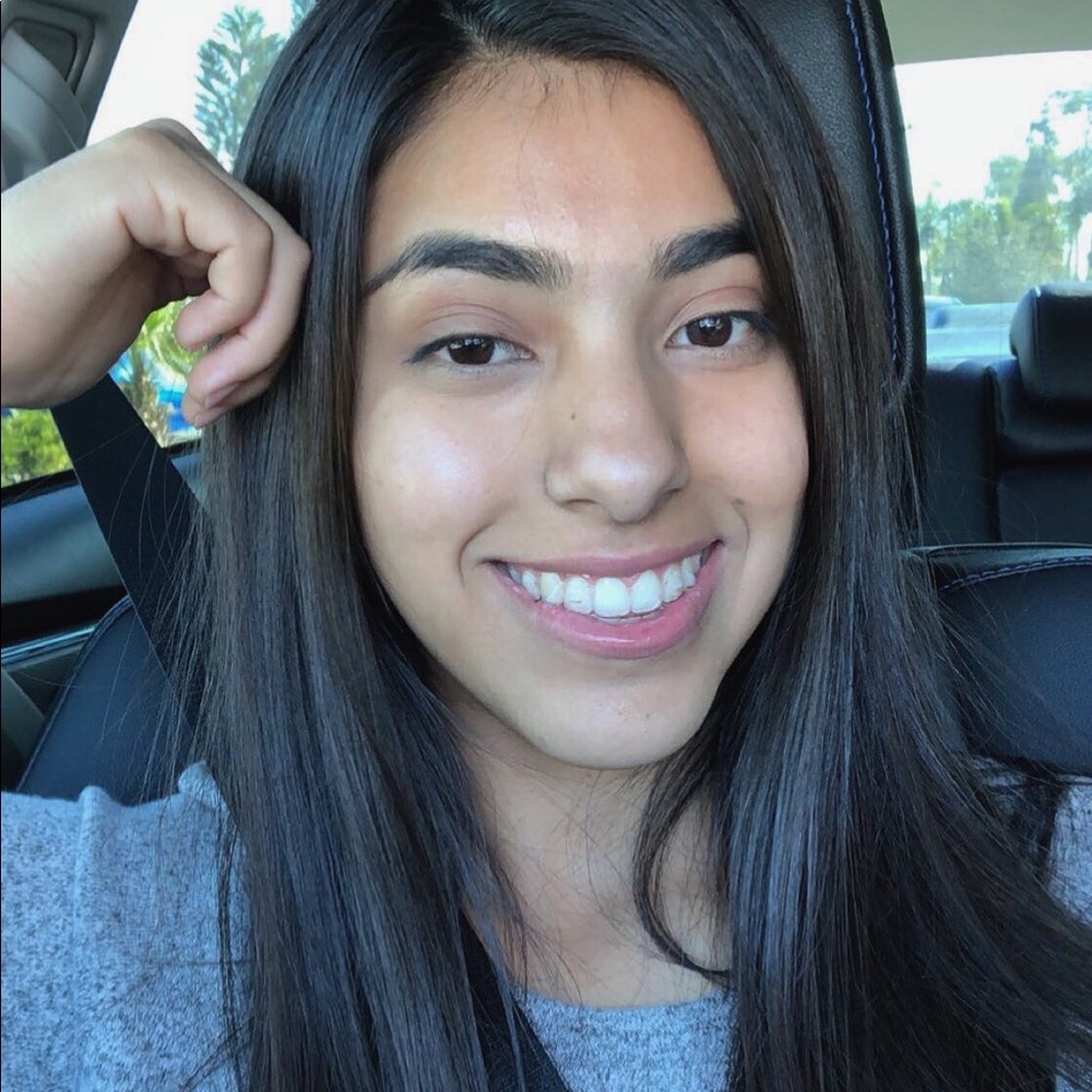 Meet your Posher, Isabel